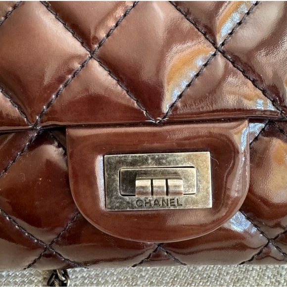 CHANEL Reissue Double Flap 226 Patent Brown Burgundy Handbag - Picture 15 of 16